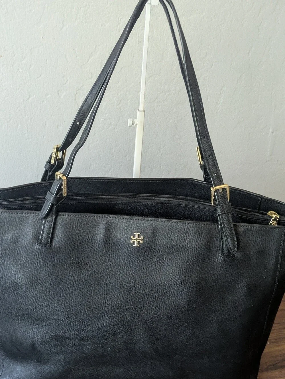 Tory Burch Tote Black Leather Shoulder Bag.
